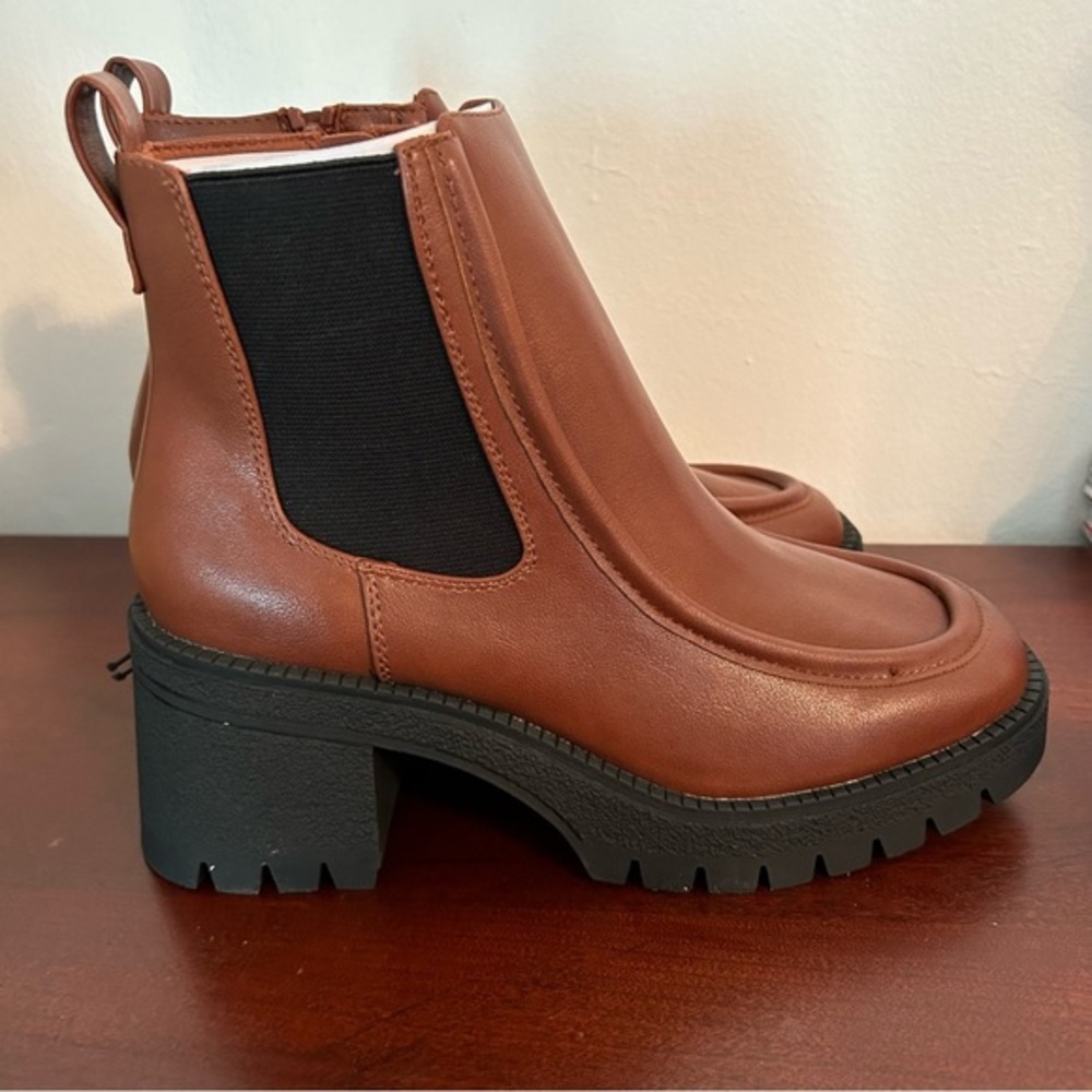 London Underground women’s size 8.5 medium chunky boots. NO BOX